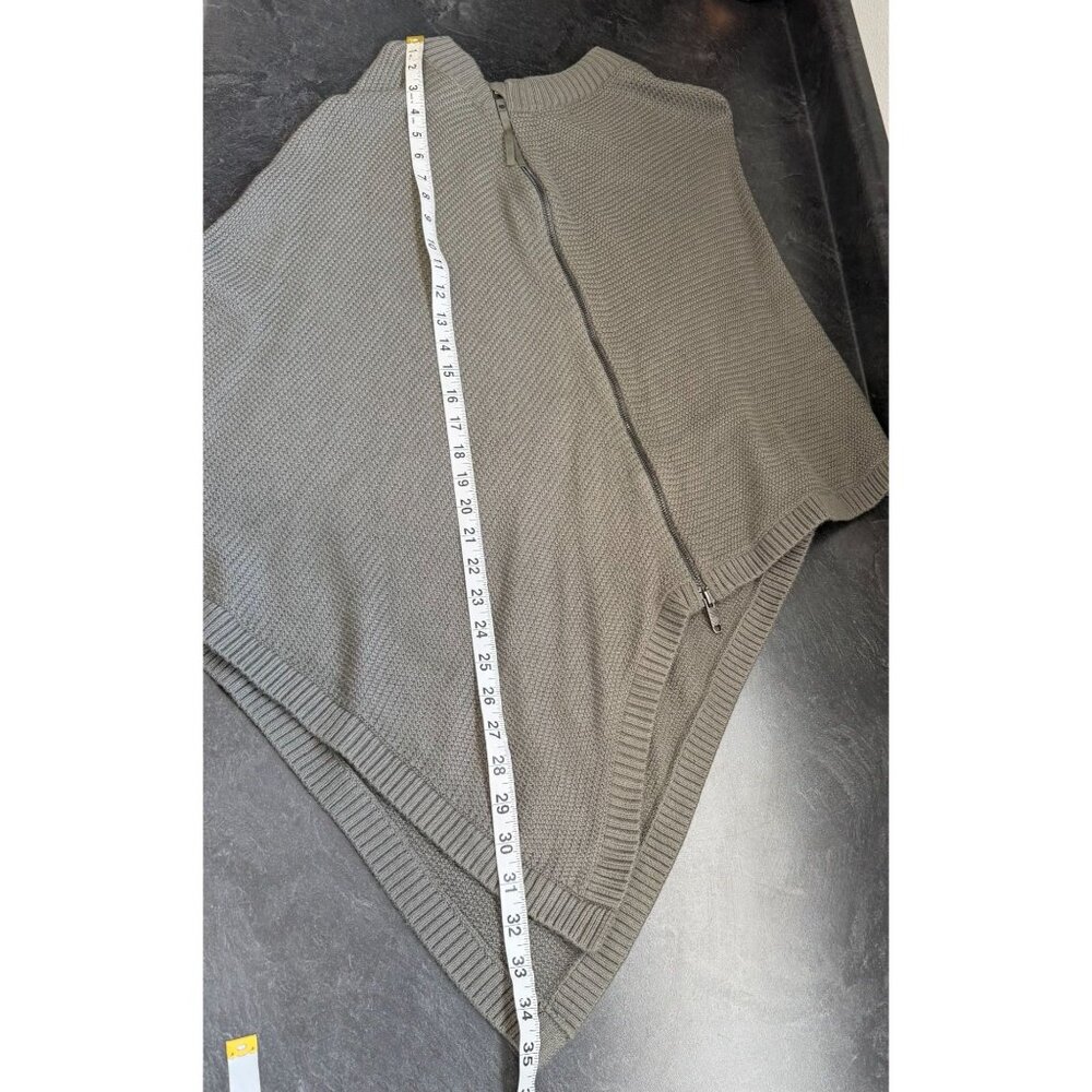 Lululemon On The Go Poncho Grey Sage Women One Size Multifunctional Layering - Picture 9 of 9